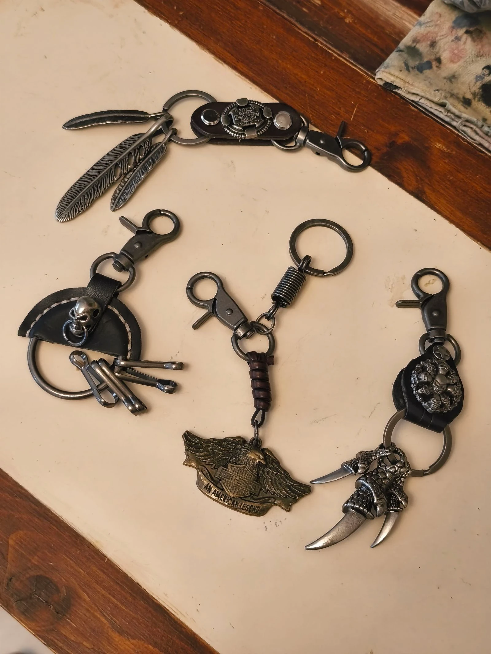 Quatre porte-clés en métal et cuir Harley Davidson – photo 2